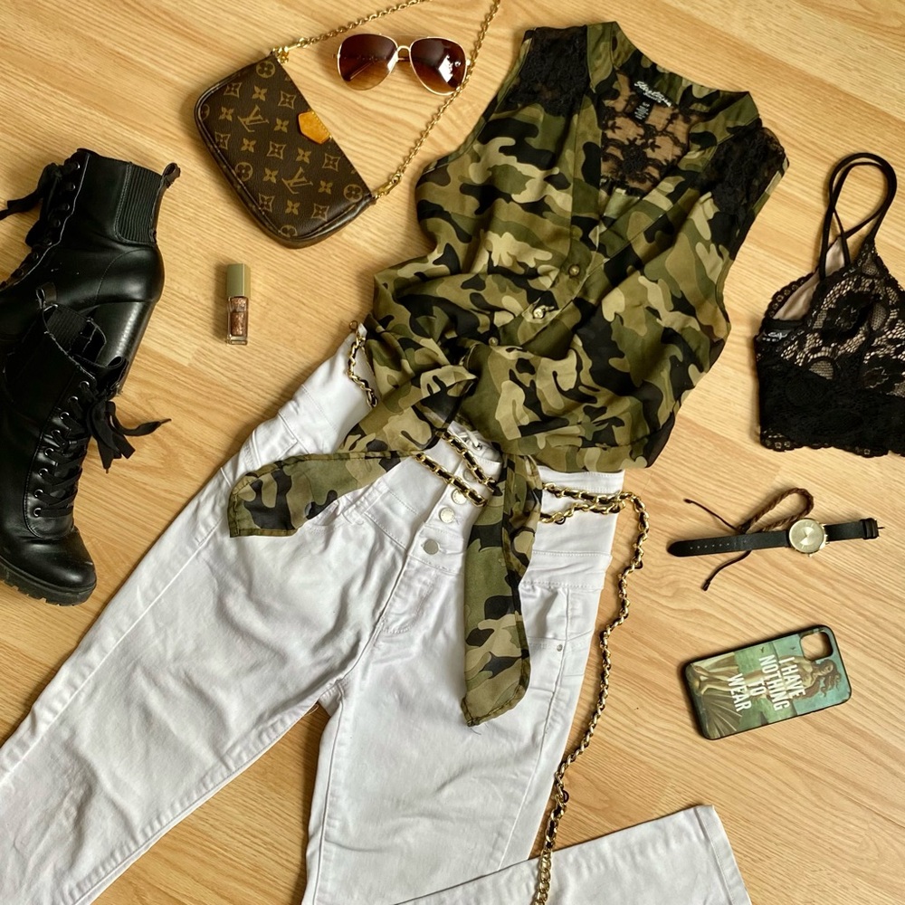 Green Camo Tie Knot Buttoned Sleeveless Top